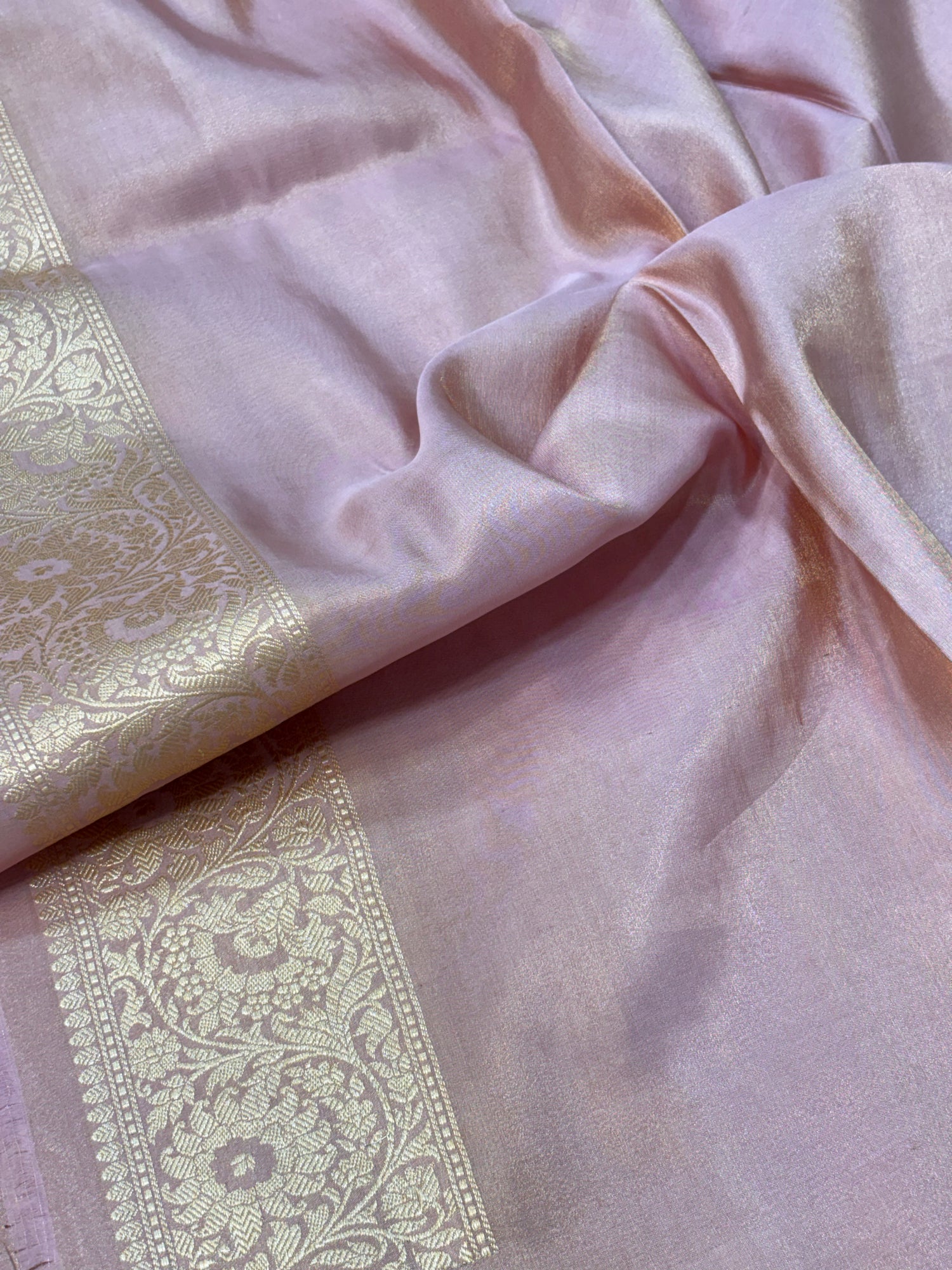 Light Violet Pure Tissue Silk Handwoven Banarasi Saree