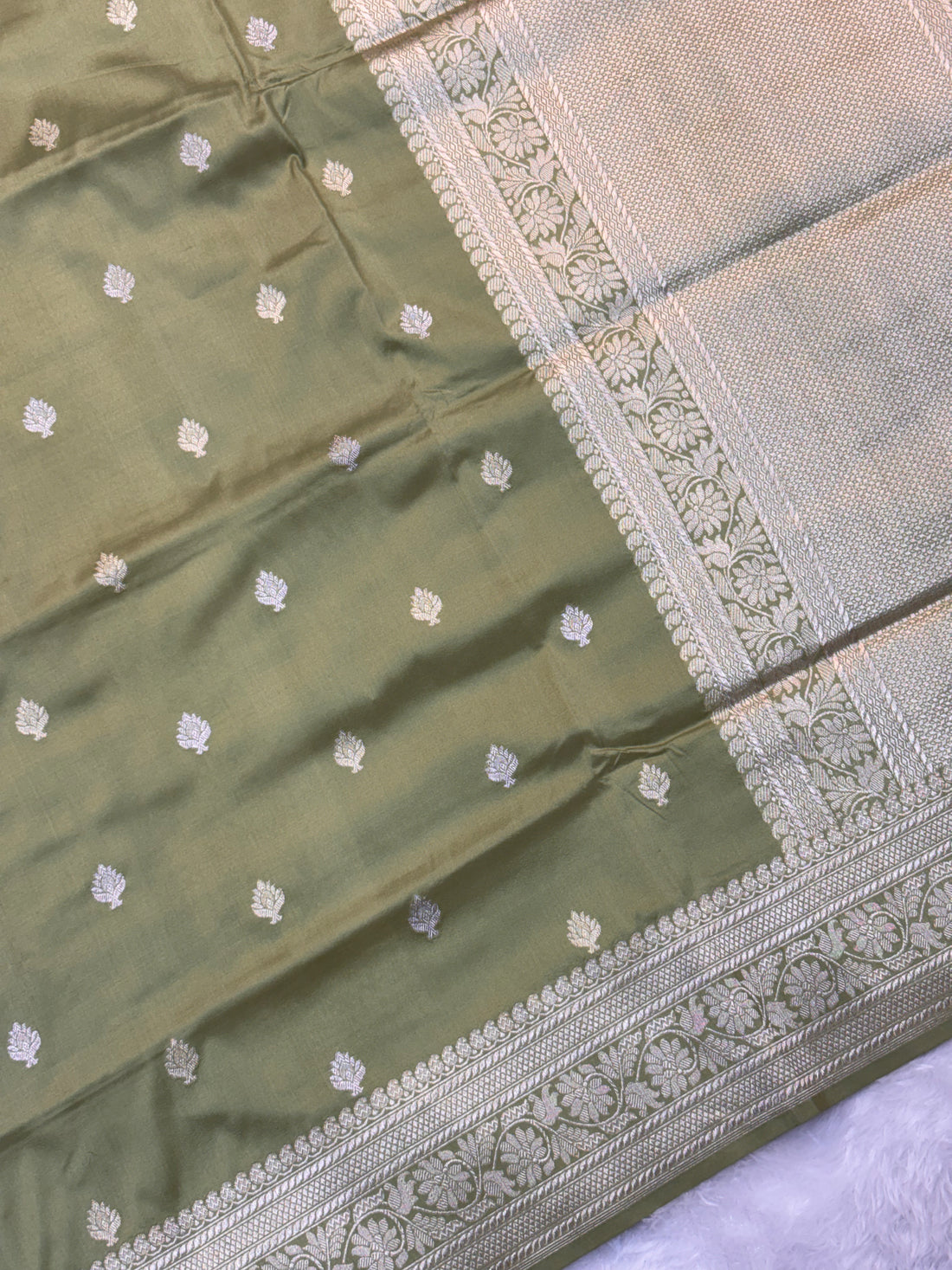 Olive Green Pure Katan Silk Handwoven Banarasi Saree