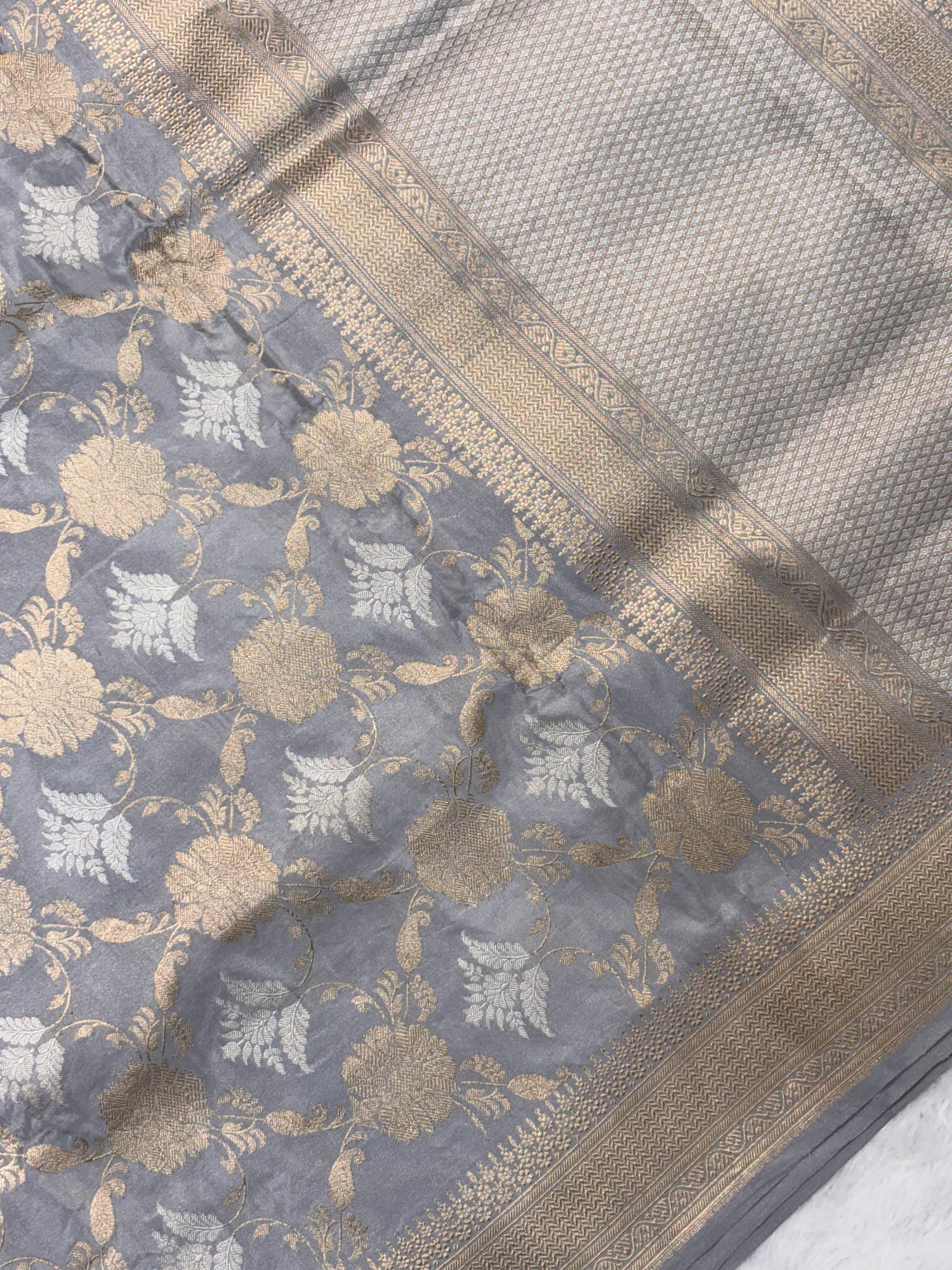 Light Grey Pure Katan Silk Handwoven Banarasi Saree