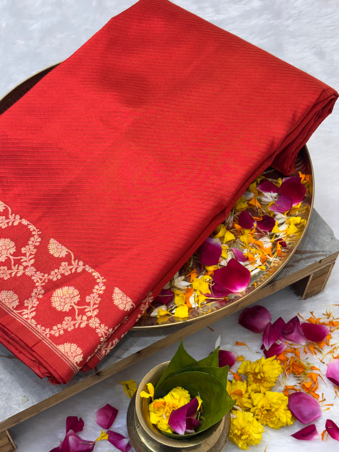 Luxury Red Pure Katan Silk Gold &amp; Silver Zari Work Handwoven Banarasi Saree