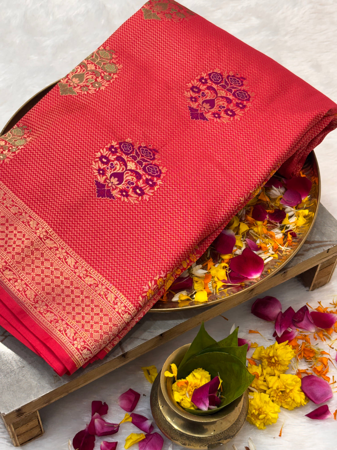 Luxury Red Pure Katan Silk with Traditional Minakari Boota Handwoven Banarasi Saree