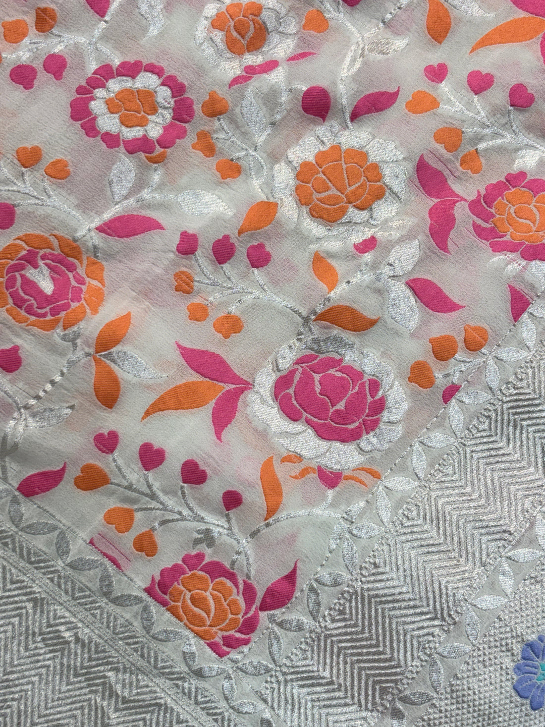 Premium Motifs Pure Tussar Georgette Banarasi Saree